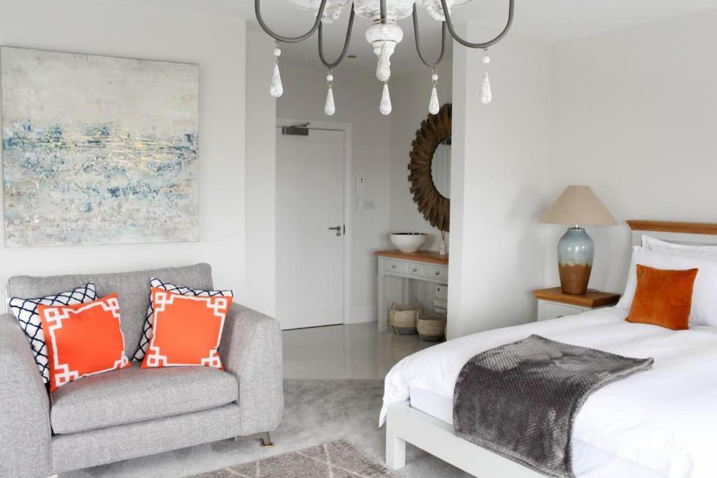 Seafront Apartment With Stunning Views คลีทอร์ปส์ ภายนอก รูปภาพ